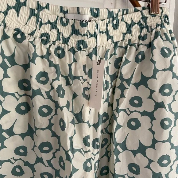 Floral Patterned Wide-Leg Culottes Pants - Picture 2 of 7